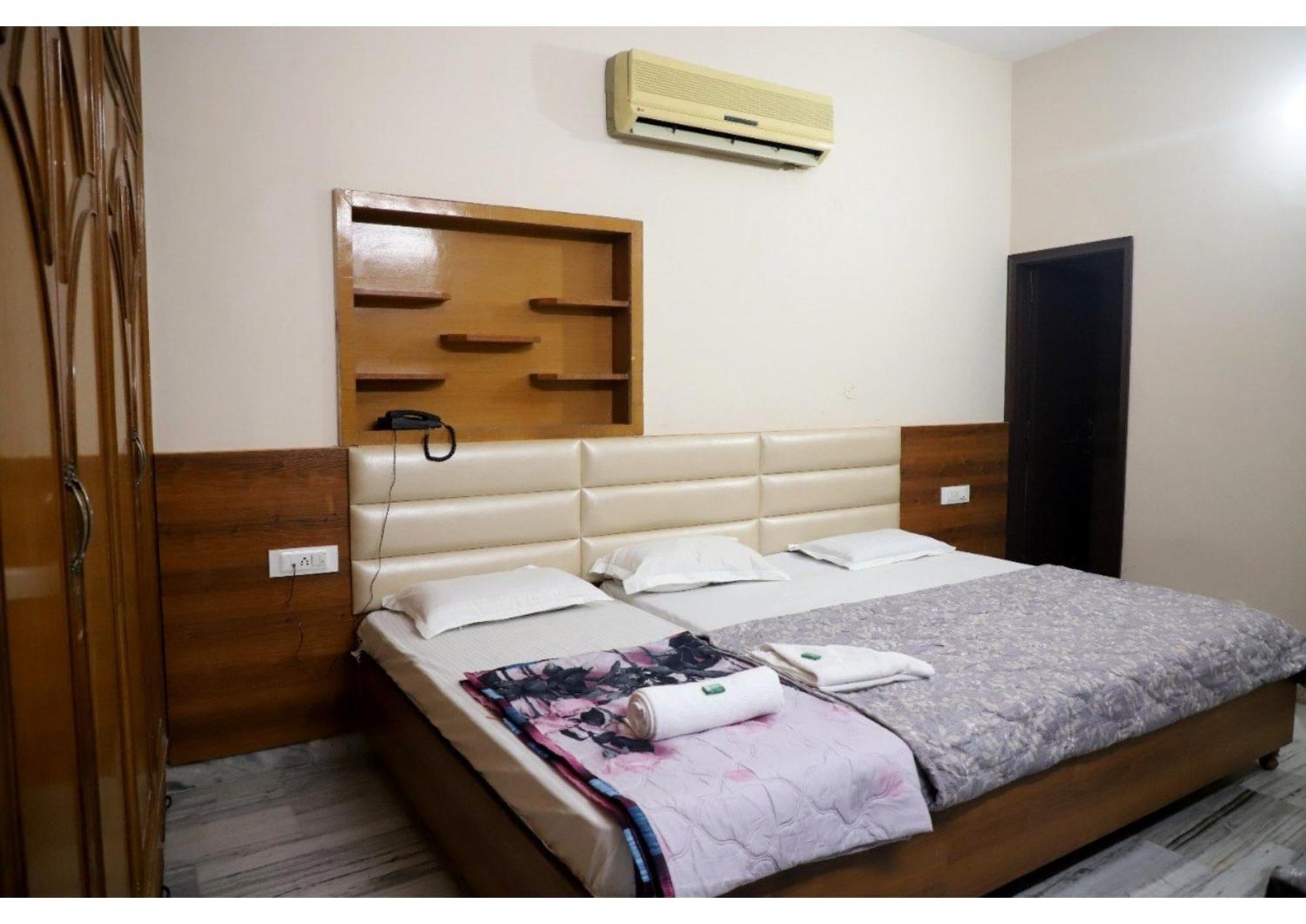 Rk Lodge อัมริตสา ภายนอก รูปภาพ